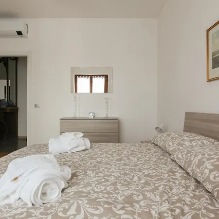 New Fashion District, 3 Bdrs - 30 Minutes From Linate With New Subway Lejlighed *