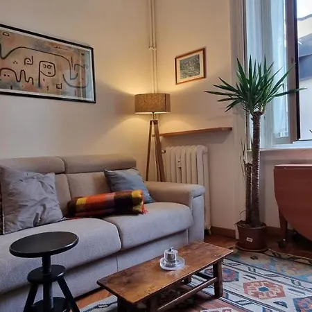 Altido Homey Flat With Balcony In Historical Centre