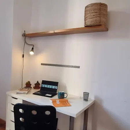 Altido Homey Flat With Balcony In Historical Centre