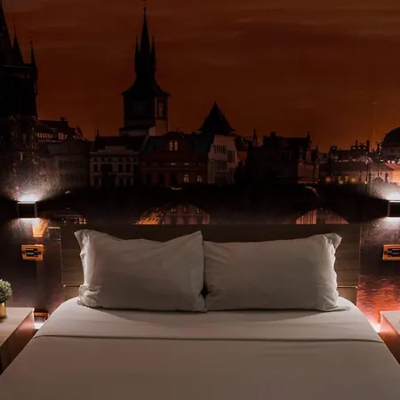 Seven Hotel