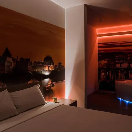 Hotel Seven