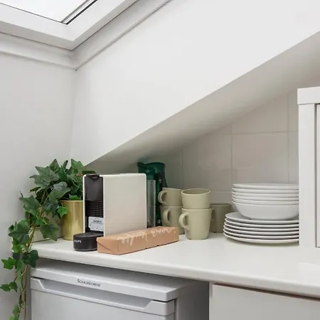Apartment 2 Bedroom 2 Bathroom Apt - Duomo 2 Milan
