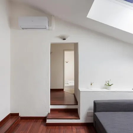 1 Bedroom & 1 Living Apt - Duomo 5 *