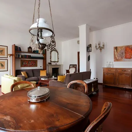 Bohemian District 2 Bdrs Apartamento *
