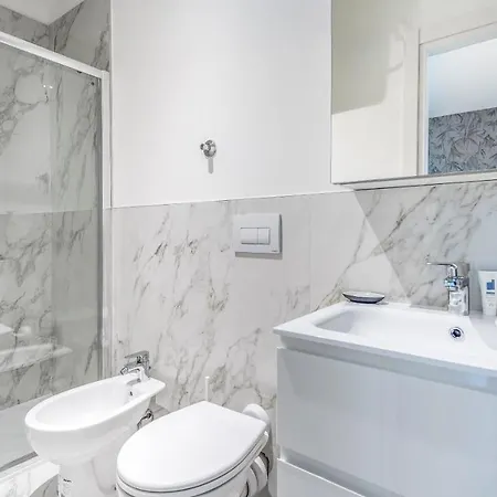 Italianway - The B Village New Apartment