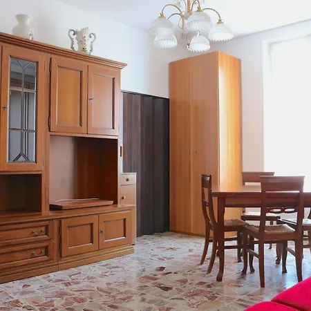 Guastalla Cozy - 5 People شقة *