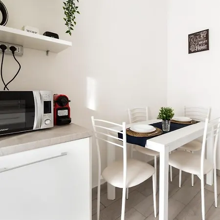 Apartment Guesthost - Piazza Tripoli Bright *