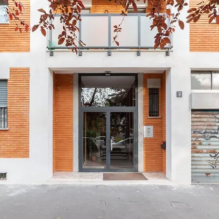 Guesthost - Piazza Tripoli Bright * Milán