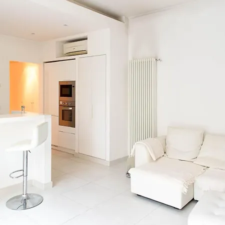 Hbhall Navigli 6b Milão