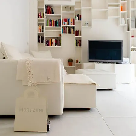 Hbhall Navigli 6b * Milão