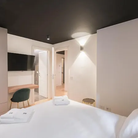 Apartment Brera Premium Near Duomo Wifi