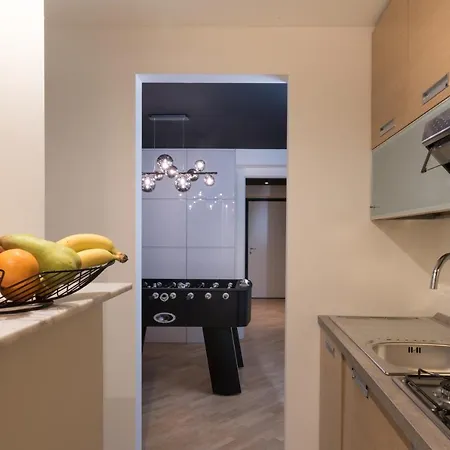 Daire Brera Luxury Near Duomo With Wifi