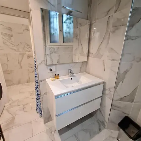 Isola - Ugo Bassi Charme Loft Apartment Milan