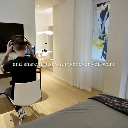 Sant'ambrogio Apartments, Reception H24