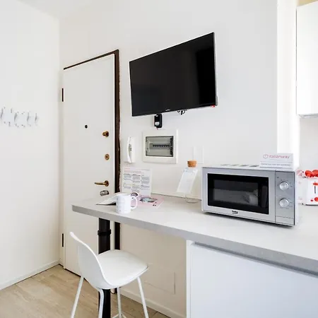 Italianway - The B Village Business Apartment *