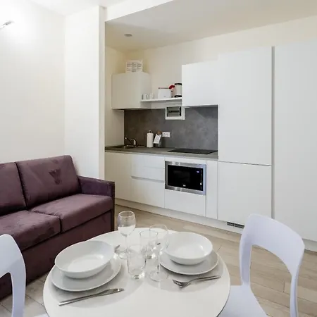 Italianway - The B Village Business Apartment *