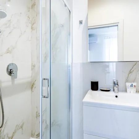 Italianway - The B Village Business *