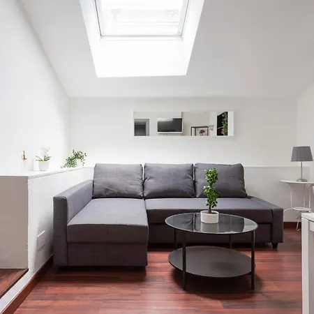 1 Bedroom & 1 Living Apt - Duomo 5 *