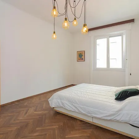 Big Apartment In Central Station Ponte Seveso 42 *