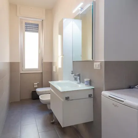 Big Apartment In Central Station Ponte Seveso 42 *