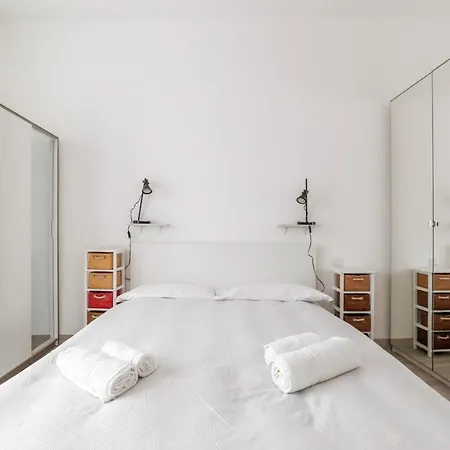 Apartamento Sant'ambrogio Bright With Terrace