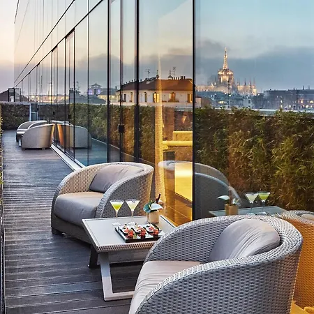 Armani Szálloda 5*