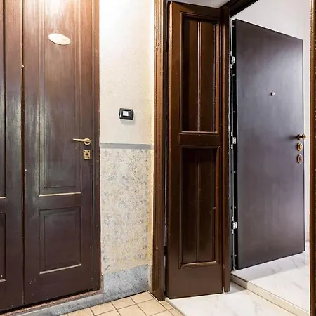 La Casa Di Ringhiera In Corso Sempione Apartman Milánó