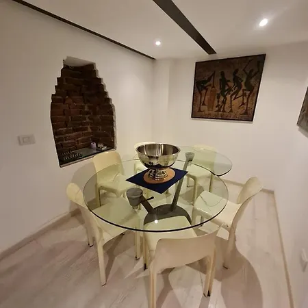 Apartment Isola - Ugo Bassi Charme Loft Milan