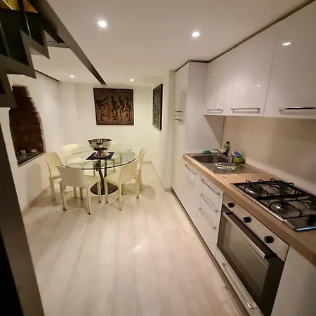 Apartment Isola - Ugo Bassi Charme Loft Milan