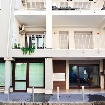 Porta Romana Elegant Apartment Milan