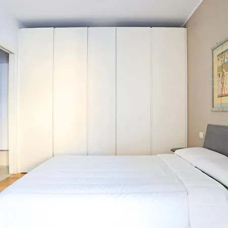 Porta Romana Elegant Apartment *