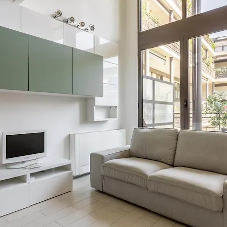 Elegant Loft With Balcony! Apartment