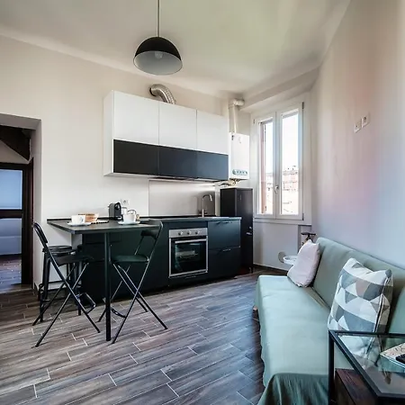 Lejlighed Joivy Stylish Flat, 5-minute Metro Trip To Centre Milano