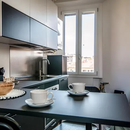 Joivy Stylish Flat, 5-minute Metro Trip To Centre * Milano