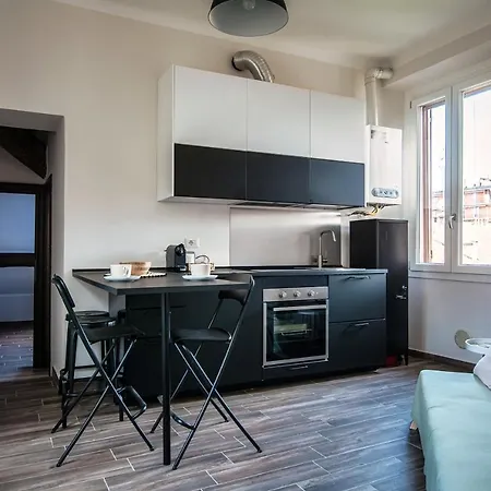 Joivy Stylish Flat, 5-minute Metro Trip To Centre *