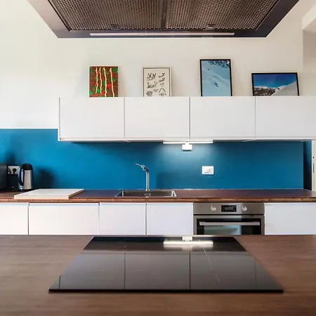 Altido Superb Flat In Porta Romana Διαμέρισμα