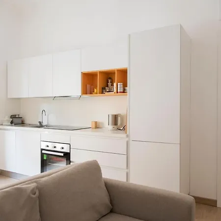 Youhosty - Archimede 47 * Milano