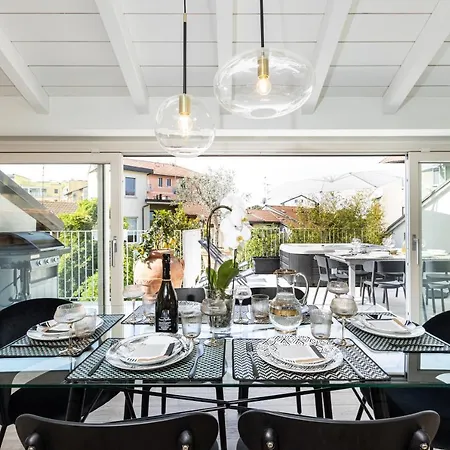 Feriehus *villa Olivo*with Private Terrace & Jacuzzi + 3bedrooms *