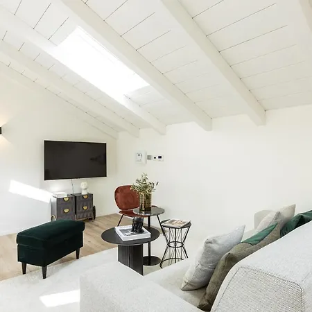 *villa Olivo*with Private Terrace & Jacuzzi + 3bedrooms Mailand
