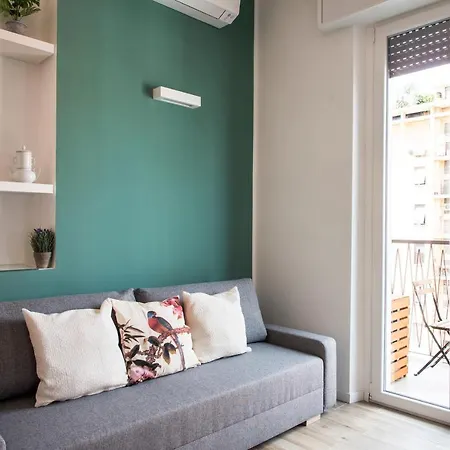 Youhosty - 25 Aprile 5 ミラノ