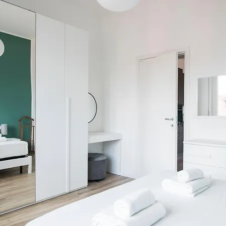 Youhosty - 25 Aprile 5 * ミラノ