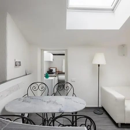 Apartment 2 Bedroom 2 Bathroom Apt - Duomo 1