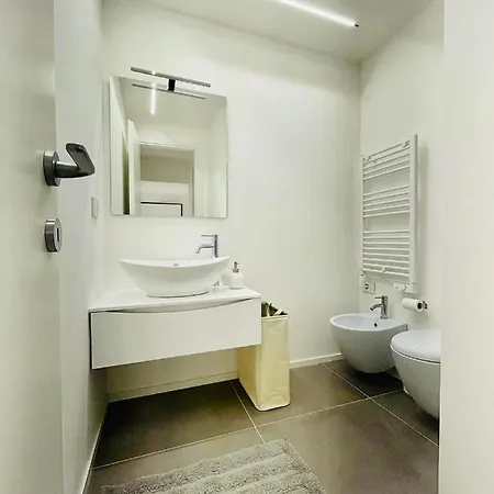 Led House Cadore - Bilocale Zona Centro * Milan