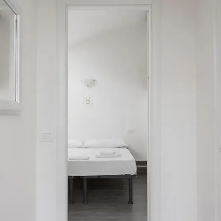 Apartment 2 Bedroom 2 Bathroom Apt - Duomo 1