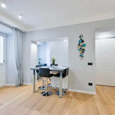 Porta Romana - Manzoni Apartment * מילאנו