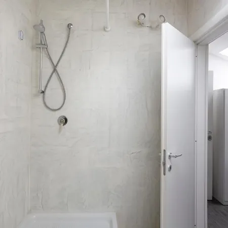 2 Bedroom 2 Bathroom Apt - Duomo 1 Apartment