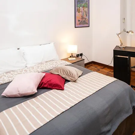 Central Apartment *