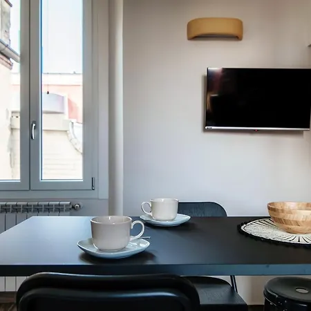 Joivy Stylish Flat, 5-minute Metro Trip To Centre Apartment Milan