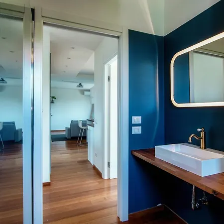 Altido Superb Flat In Porta Romana Διαμέρισμα