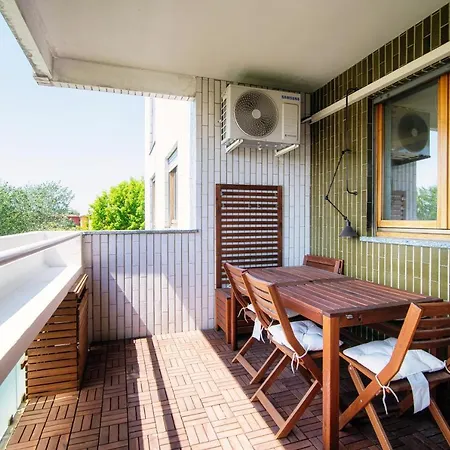 Altido Superb Flat In Porta Romana Διαμέρισμα